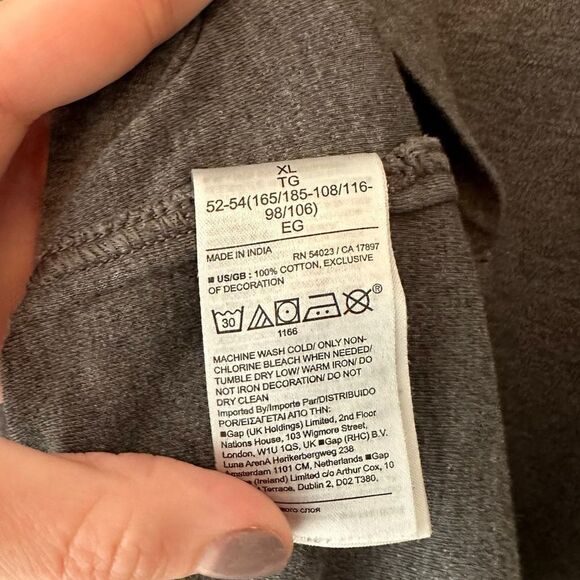 Banana Republic Men’s Grey Luxury Touch Short Sleeve Polo Shirt - Picture 7 of 7